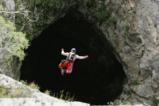 1765610-base-jumping-in-mexico-1489390870-650-739dde8033-1489391393