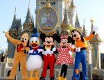 disneyworld_mickeygang_castle