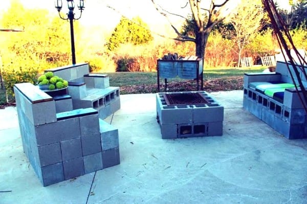 cinder-block-furniture-set-600x399