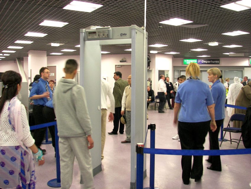security_in_manchester_aeroport-850x638