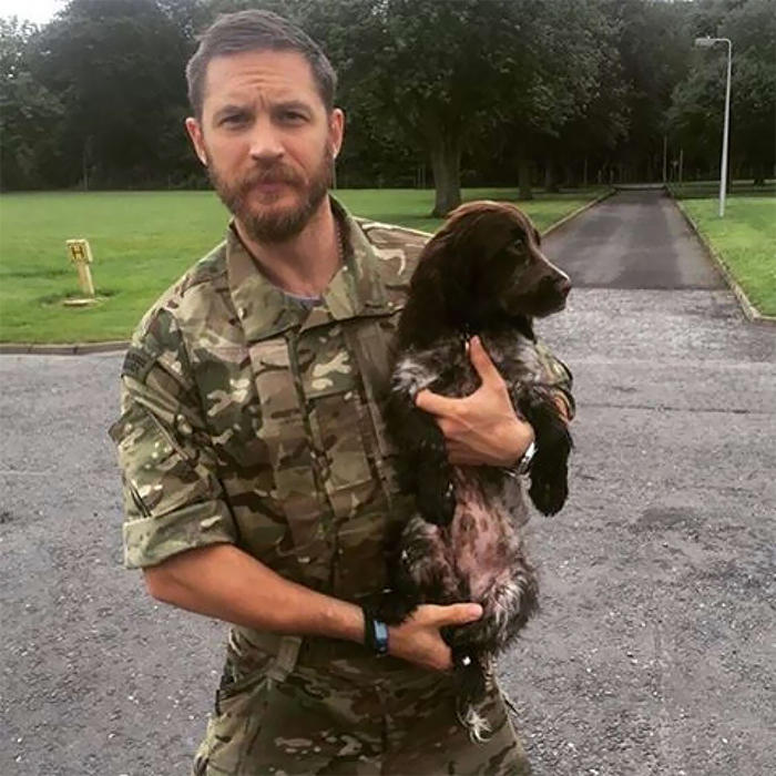 love-for-dogs-tom-hardy-22-59bf8272d9c3b__700
