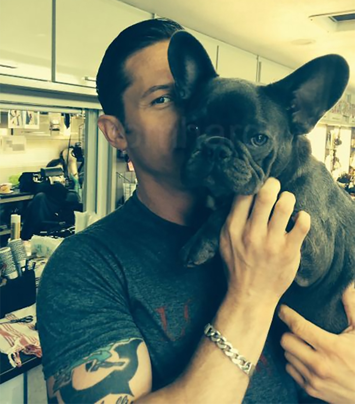 love-for-dogs-tom-hardy-28-59bf87391d61e__700
