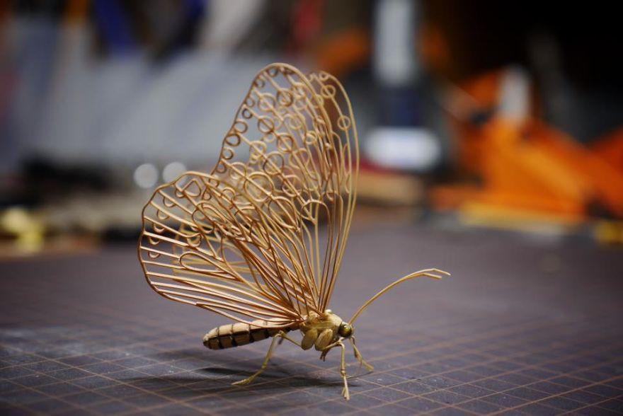 the-japanese-artist-who-creates-life-size-insects-exclusively-from-bamboo-will-impress-you-59e08845c6190__880