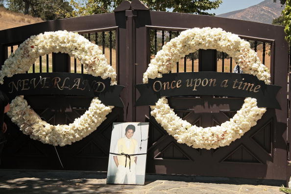 LOS OLIVOS, CA - JUNE 28:  Wreaths hanges on the entrance at Michael Jackson's Neverland Ranch on June 28, 2009 in Los Olivos, California.  (Photo by Alberto E. Rodriguez/Getty Images)