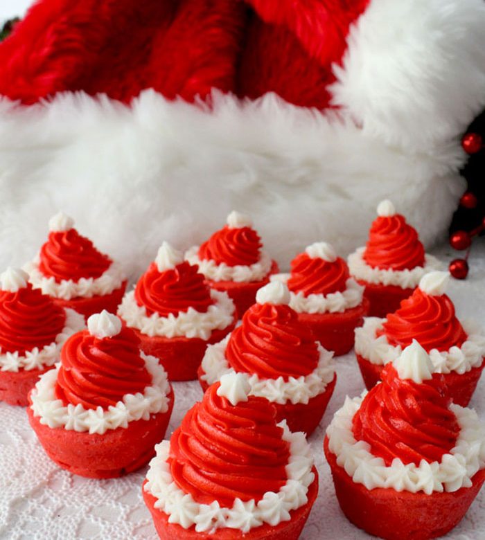creative-holiday-cupcake-recipes-240-5a2e49f127af9__700