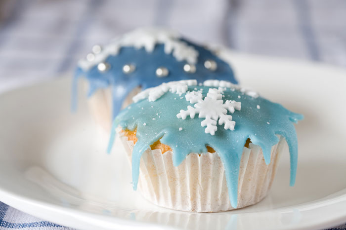 creative-holiday-cupcake-recipes-317-5a2ea60a95c0a__700