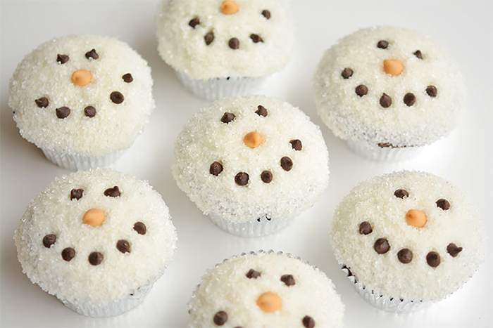 creative-holiday-cupcake-recipes-12-5a255006e524e__700