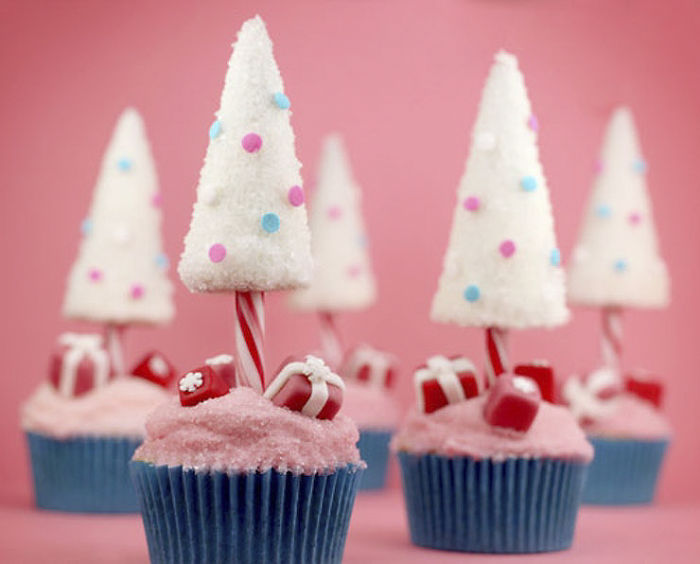 creative-holiday-cupcake-recipes-128-5a294dd67c26f__700